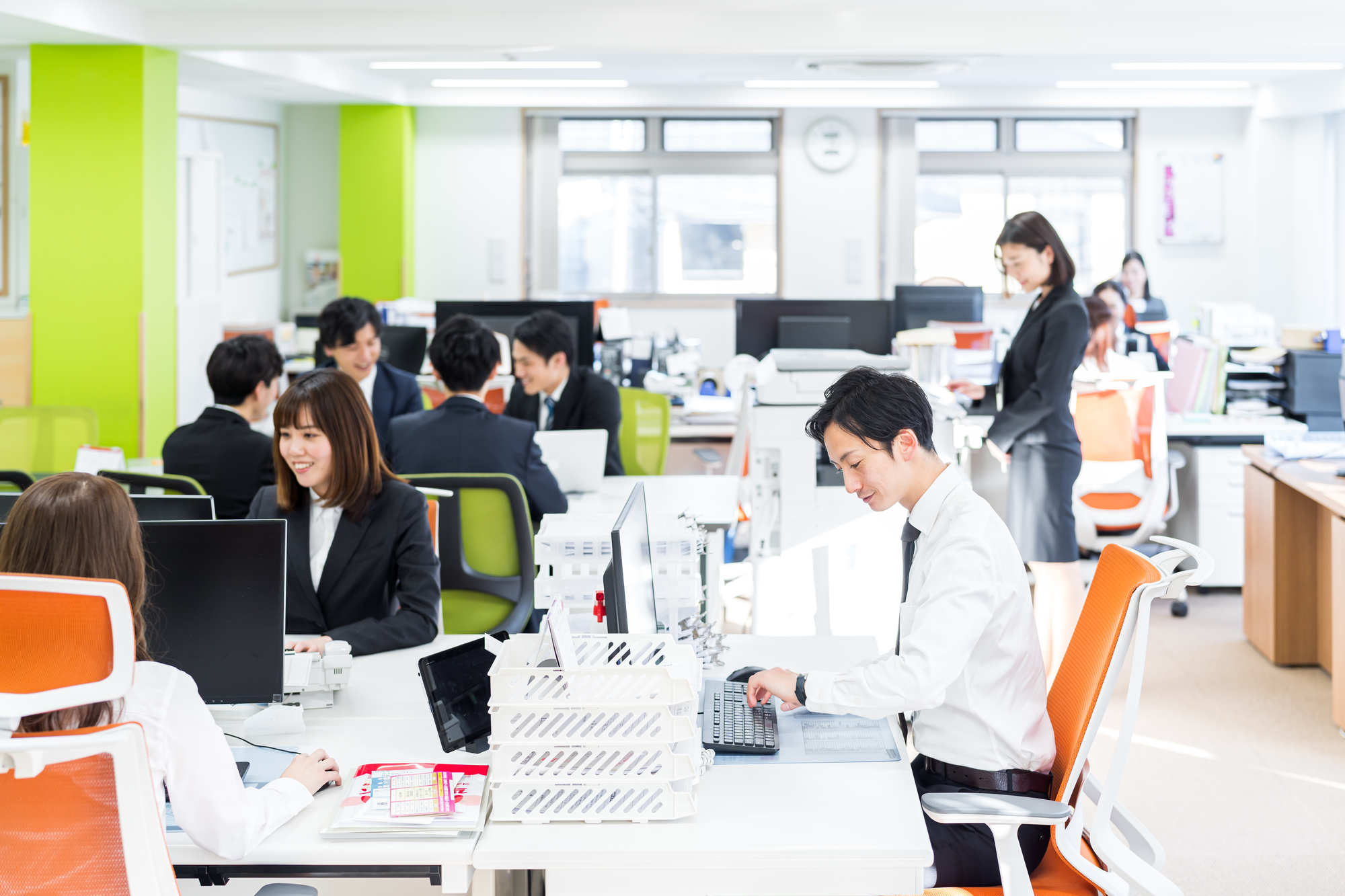 社内