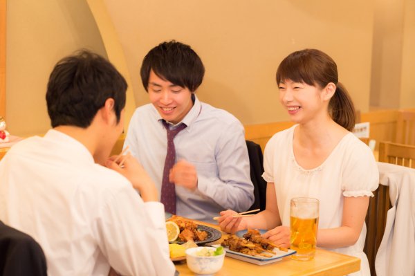 飲み会　居酒屋