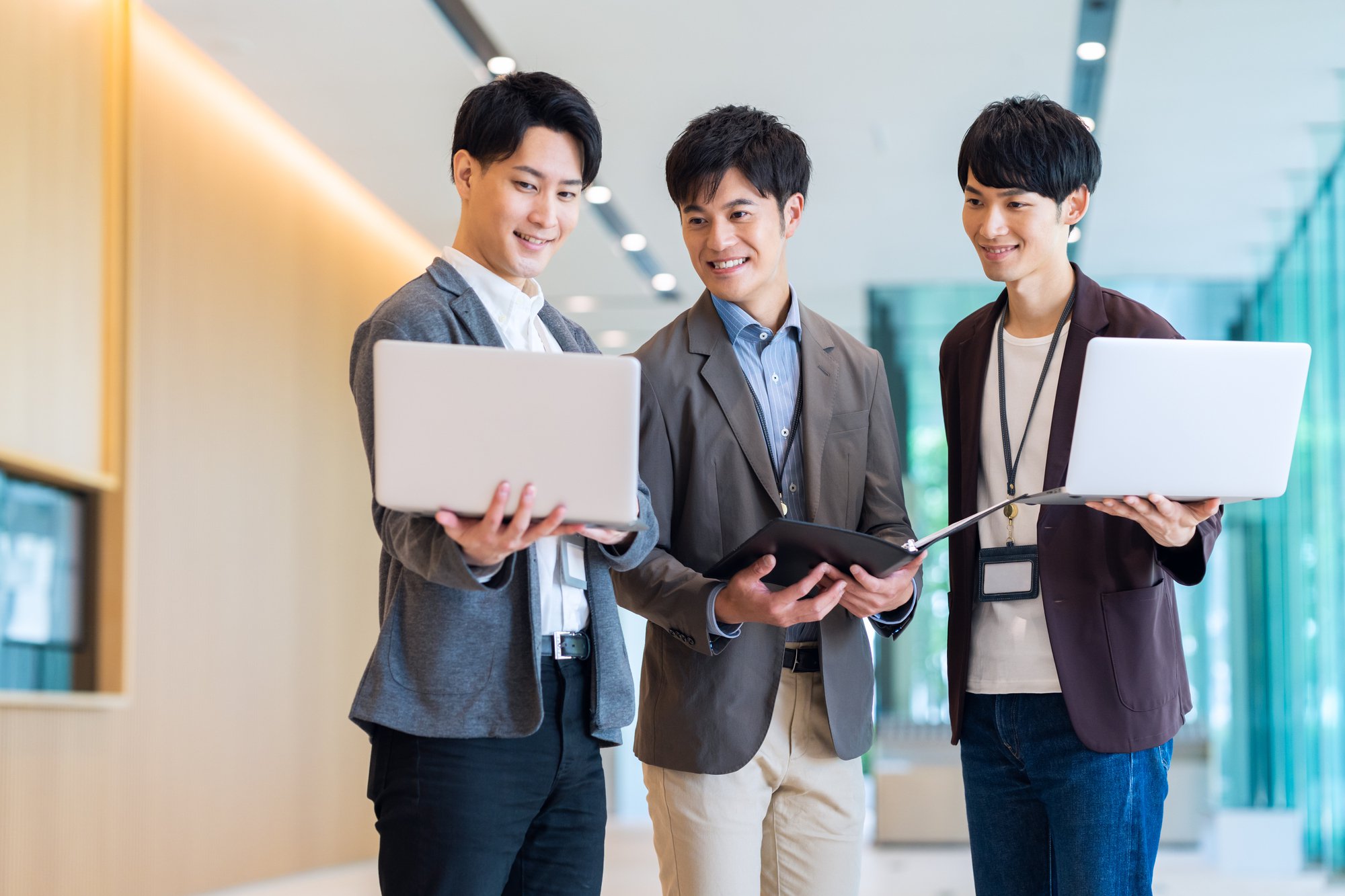 会話する社員