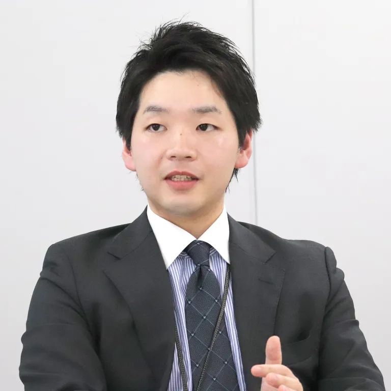 堀田氏