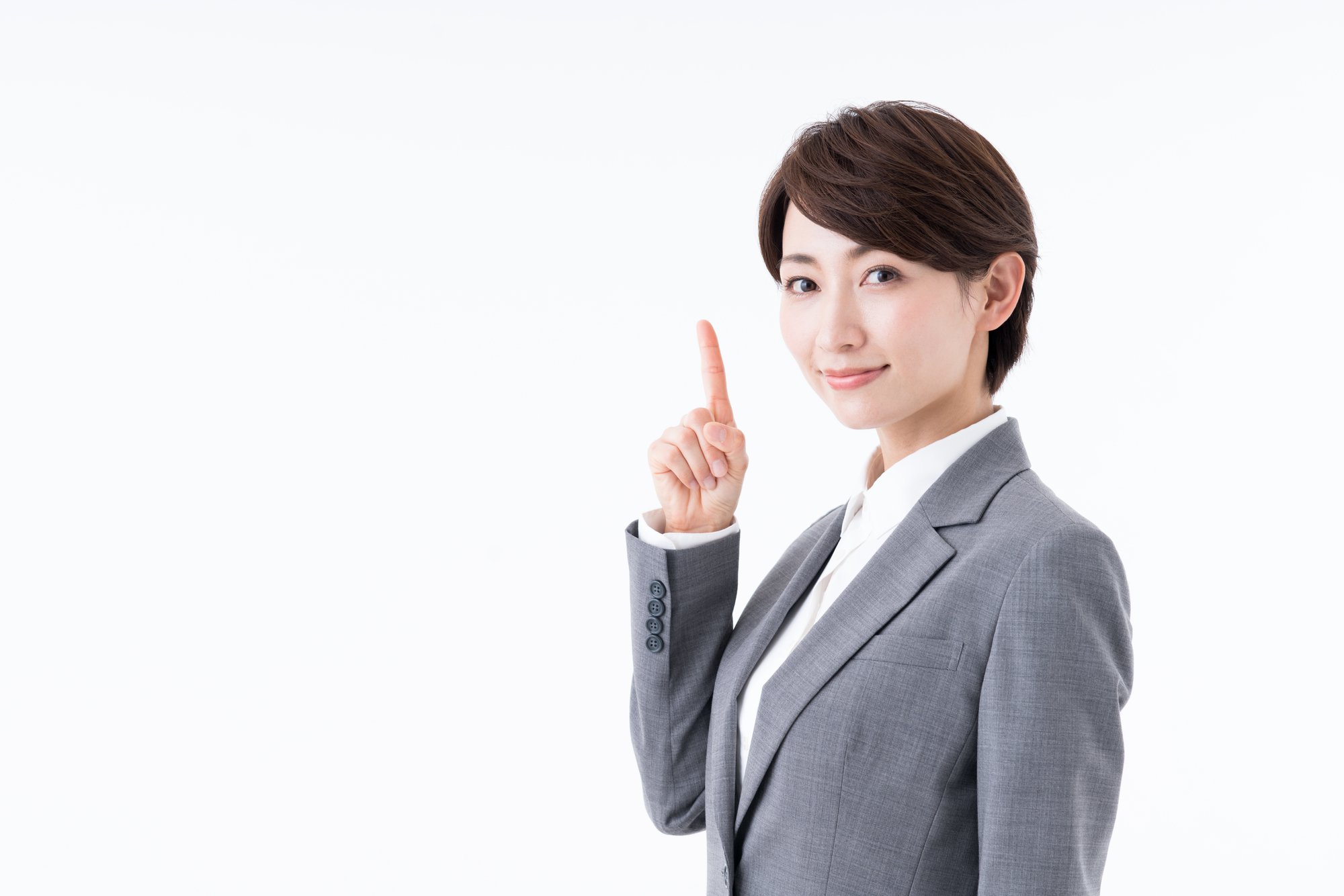 スーツを着た女性